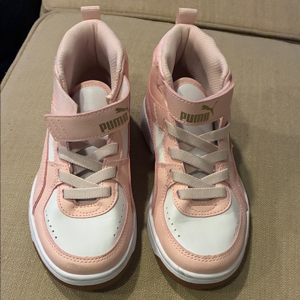 Puma Kids Sneakers in Pink and White